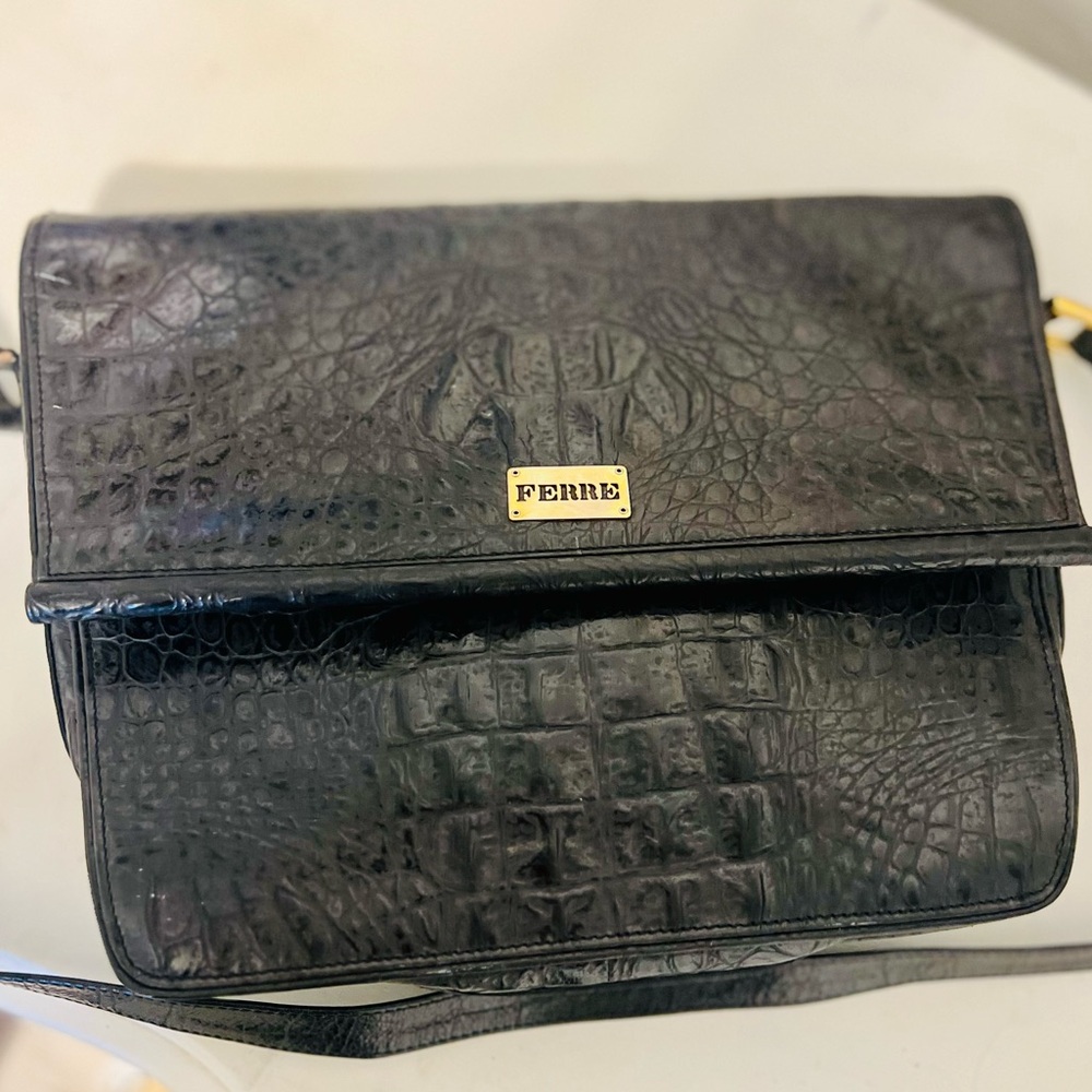 Vintage Gianfranco Ferré Croc-Embossed Leather Shoulder Bag – Rare No. 17643